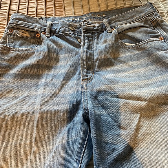 American Eagle Girlfriend Jeans - Size 8 - Picture 3 of 7